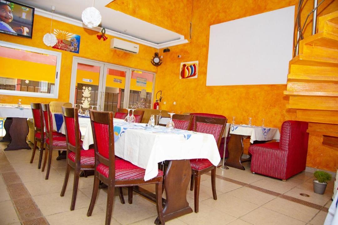 Cypa Hotel Abidjan Exteriör bild
