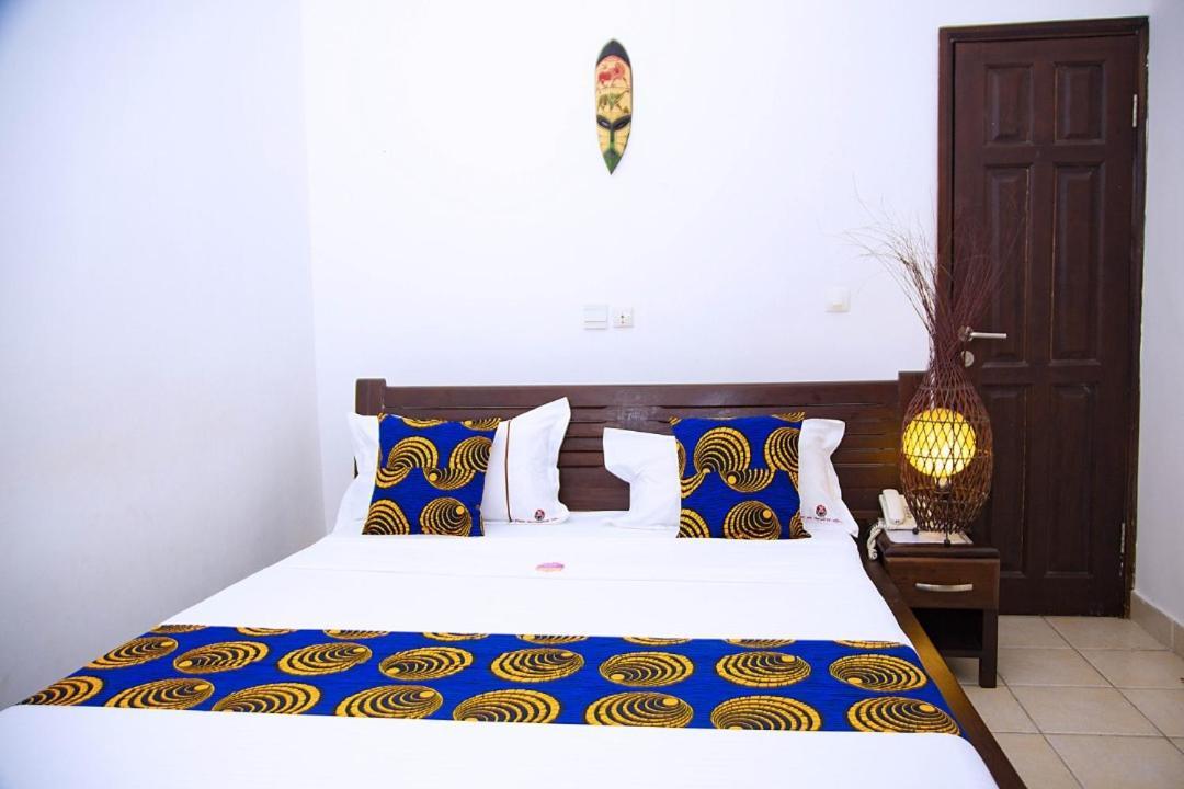 Cypa Hotel Abidjan Exteriör bild