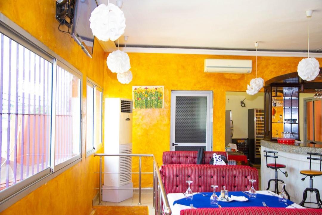 Cypa Hotel Abidjan Exteriör bild