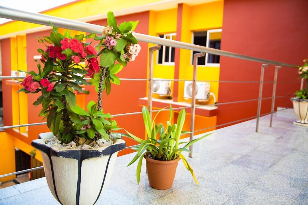 Cypa Hotel Abidjan Exteriör bild