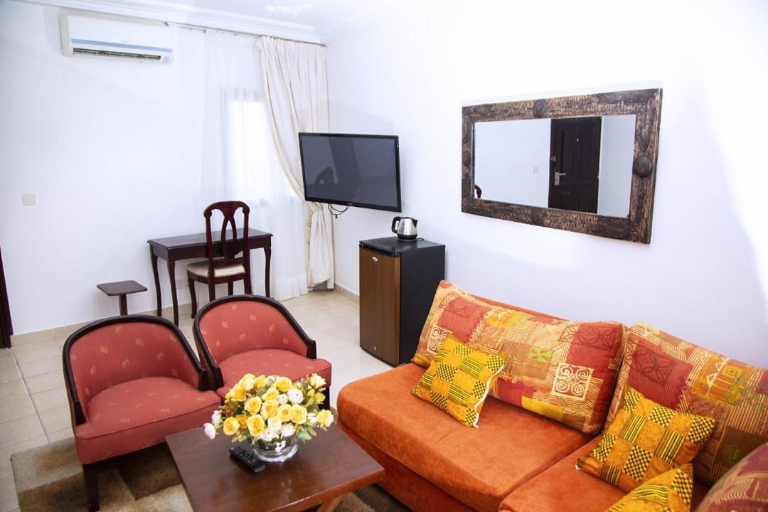 Cypa Hotel Abidjan Exteriör bild