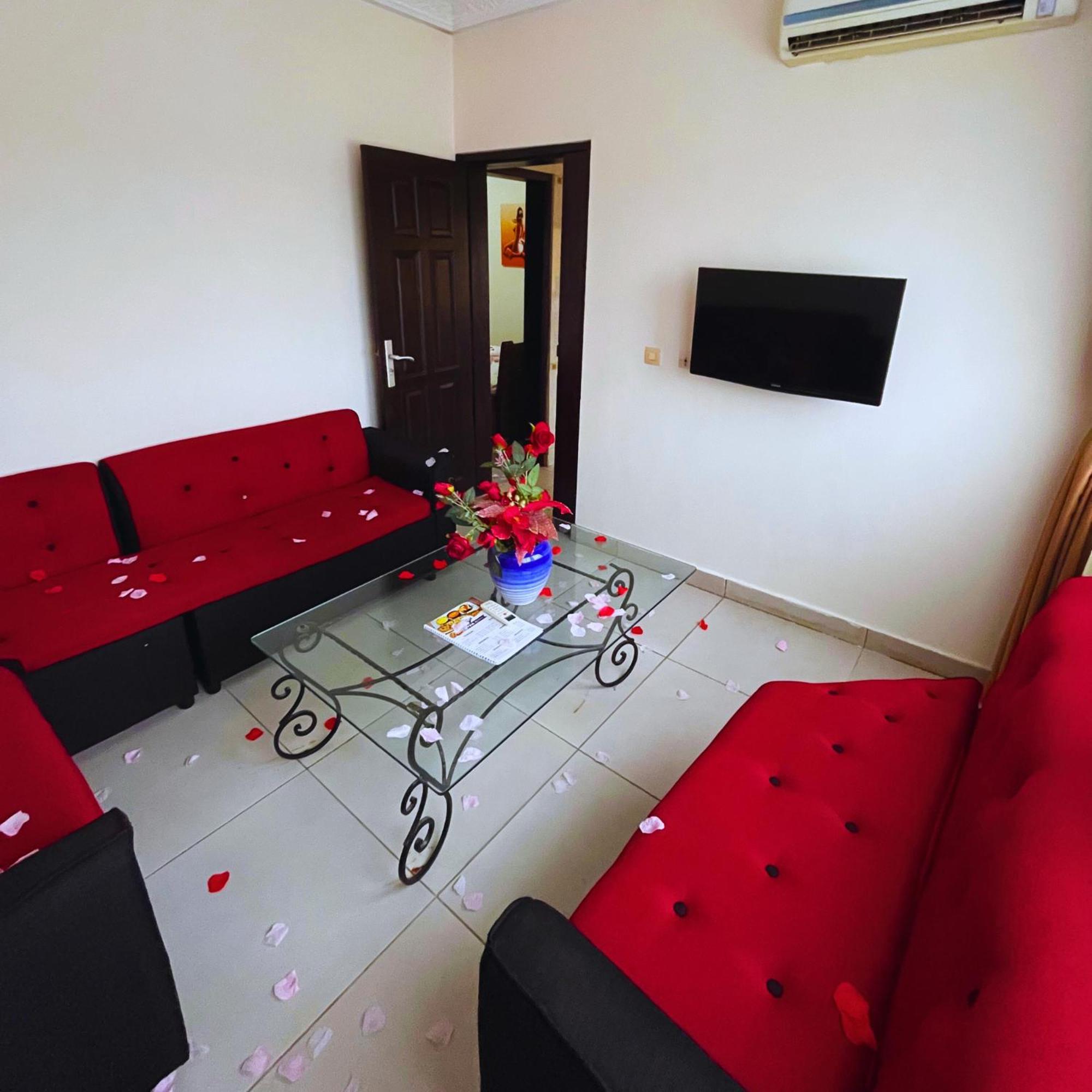 Cypa Hotel Abidjan Exteriör bild