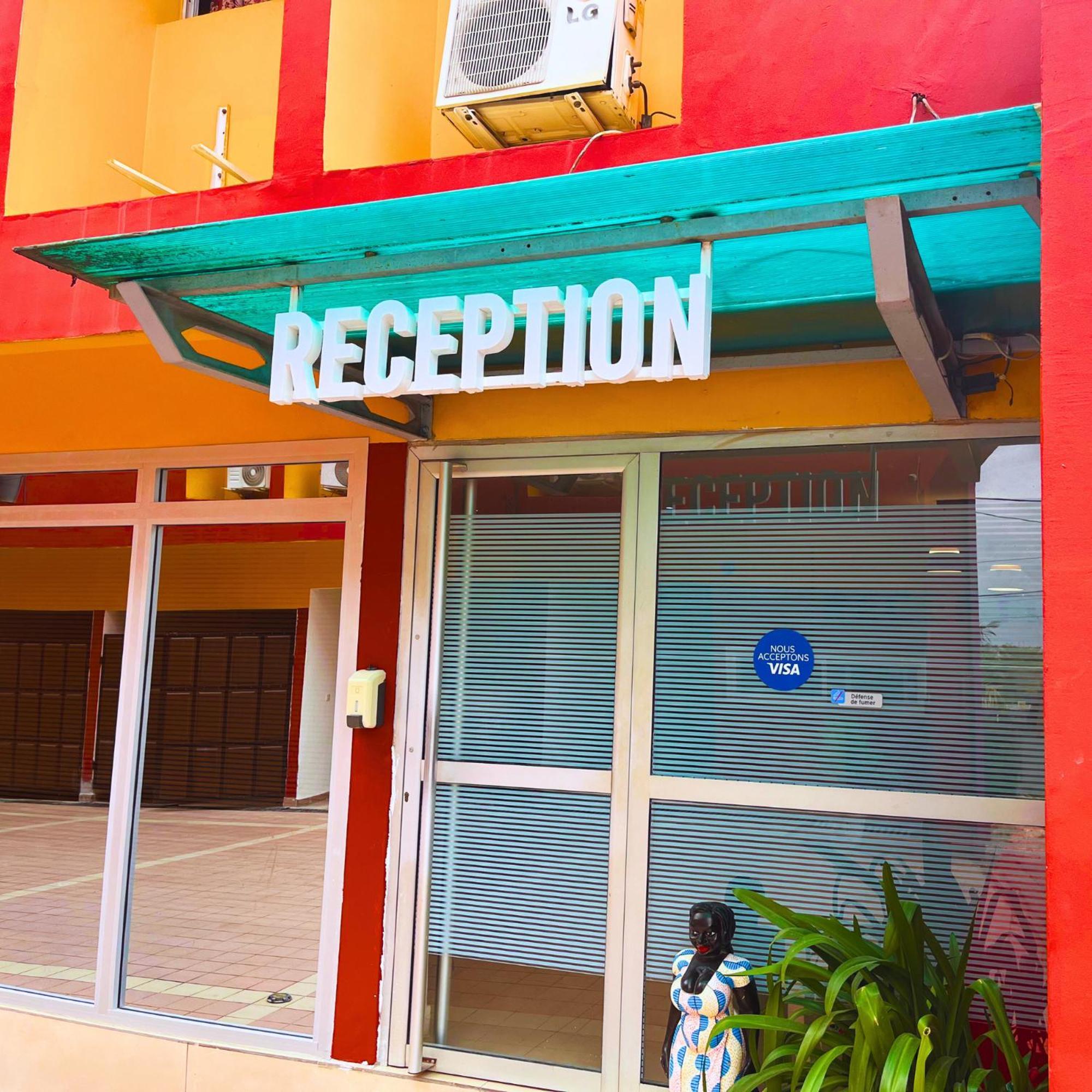 Cypa Hotel Abidjan Exteriör bild
