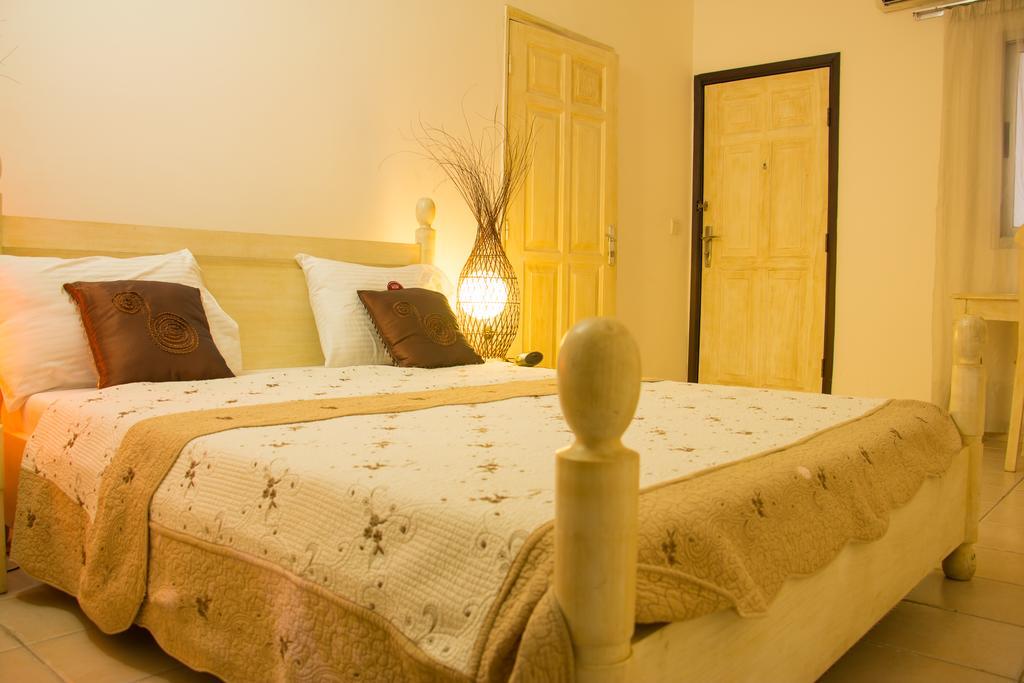 Cypa Hotel Abidjan Exteriör bild